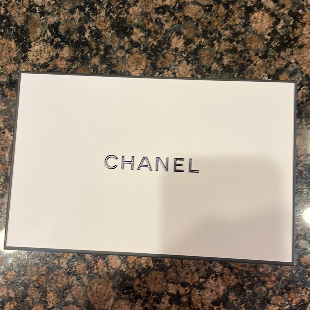 Chanel packaging - Picture 3 of 4
